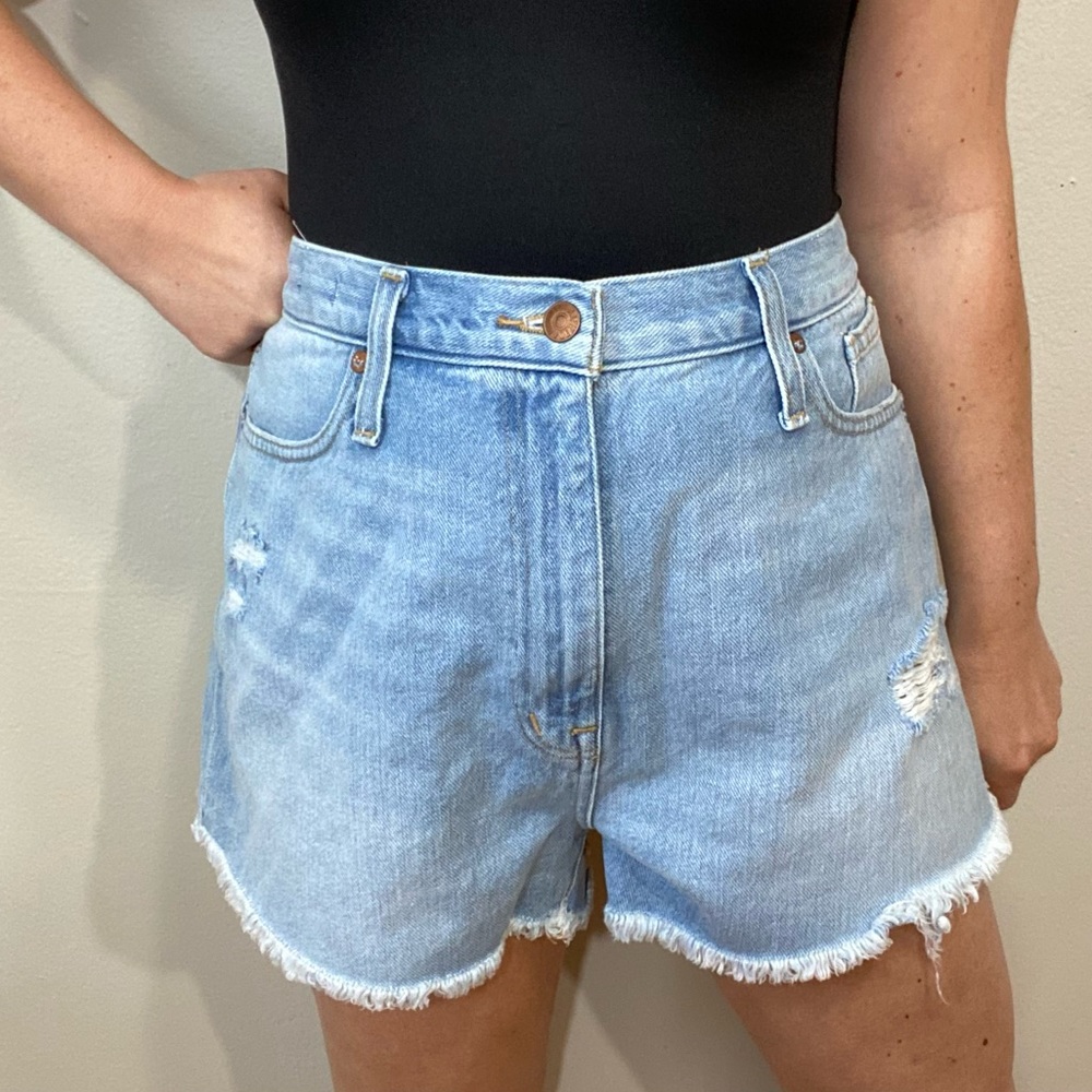 Madewell The Mom Jean Short Distressed Raw Hem Size 32
